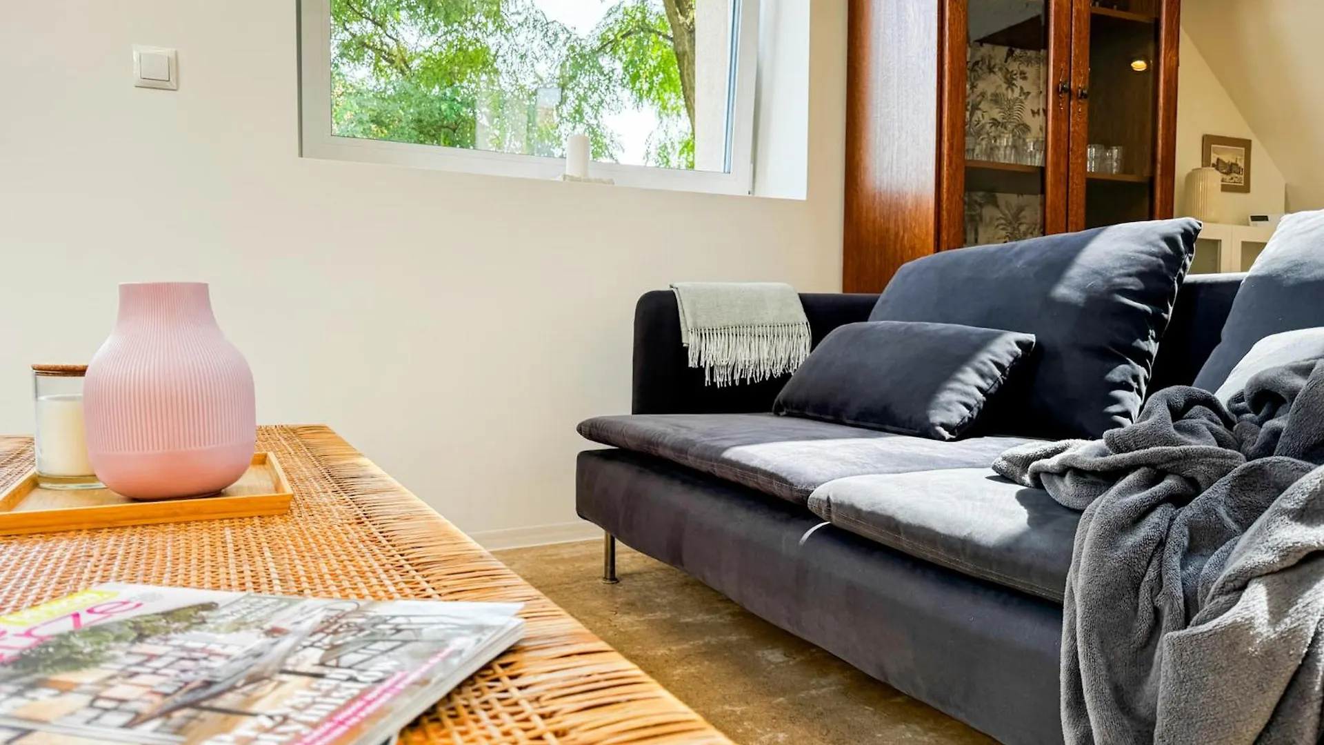 Apartment Modern 4Bd, 2 Balcony, Family & Work Haven! Near Park & Bus Stop Wroclaw
