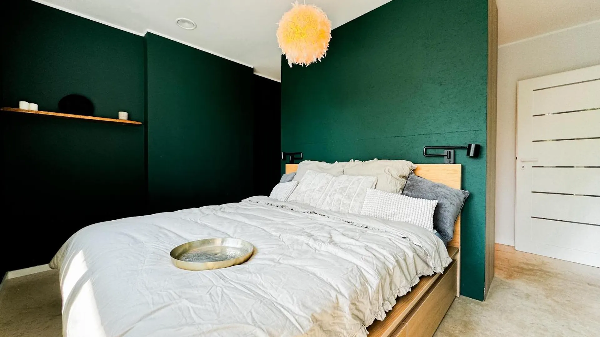 Apartment Modern 4Bd, 2 Balcony, Family & Work Haven! Near Park & Bus Stop Wroclaw Poland